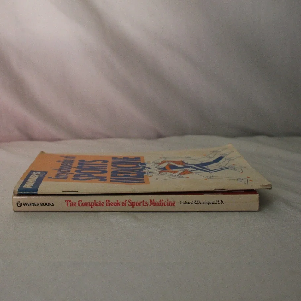Runner's World Encyclopedia‎ Sports Medicine Complete Book Dominguez M.D.